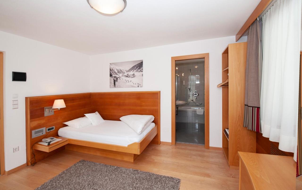 Single Room,1084264876:JPEG